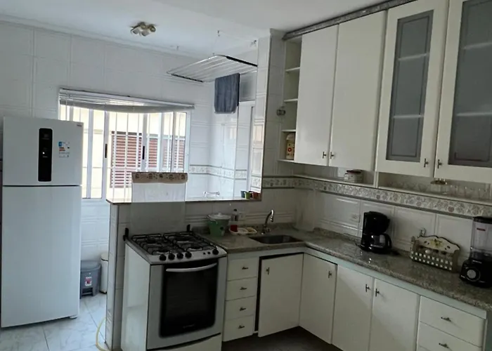 Guarujá enseada a 50 metros da praia